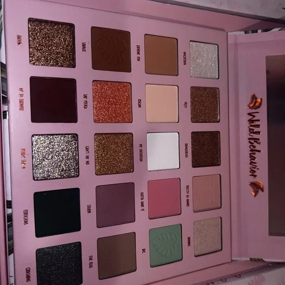 Wild Behavior Eyeshadow Palette - Pink and Brown - Picture 3 of 10
